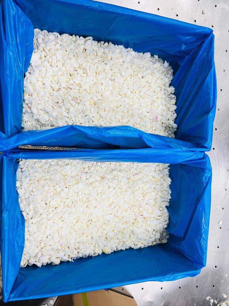 Product image - We are  ( Kemet farms )  here  in Egypt
we export all agricultural crops with high quality .
frozen onion 

● we can Delivery your request for any country
● Grade A
● packing : 10  kg plastic box
● for Orders please send your message call Us +201271817478
Or send Email : kemetfarmsdonia@gmail.com
● Export  manager
mrs/ Donia Mostafa
